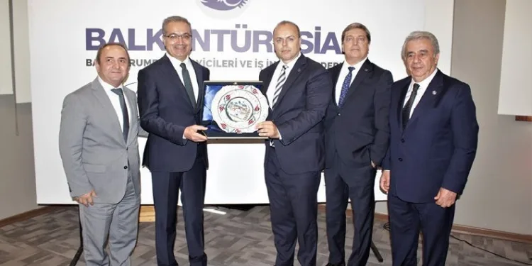 BALKANTÜRKSİAD: “Türkiye, dünyanın ticaret merkezi oldu”