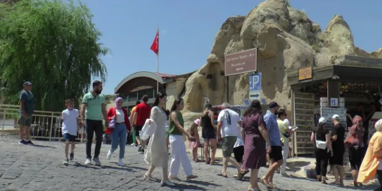 Bayramda Kapadokya’ya ziyaretçi akını