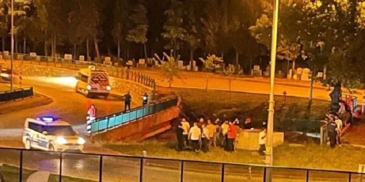 Bursa’da kontrolden çıkan cip dereye uçtu
