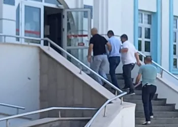 Bursa’nın ünlü köftecisine giren hırsız çalışan çıktı