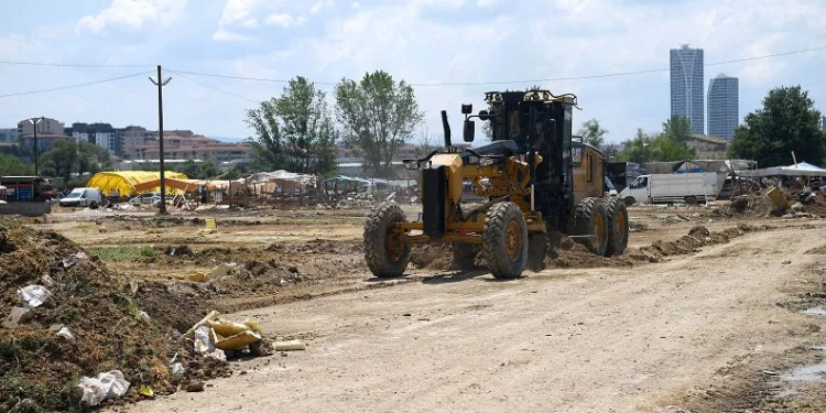 Osmangazi’de kurban satış yerlerindeki atıklar temizlendi