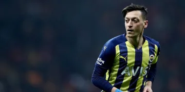 Mesut Özil, Başakşehir’le anlaştı