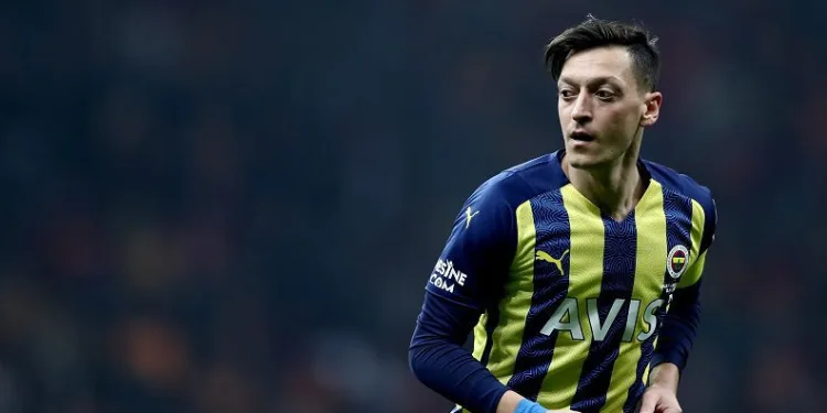 Mesut Özil, Başakşehir’le anlaştı