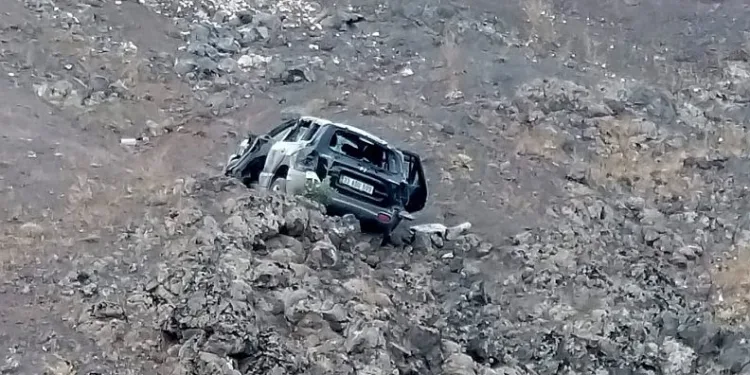 Adıyaman’da otomobil uçuruma yuvarlandı