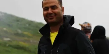 Dağ gezisinde kalbine yenik düştü