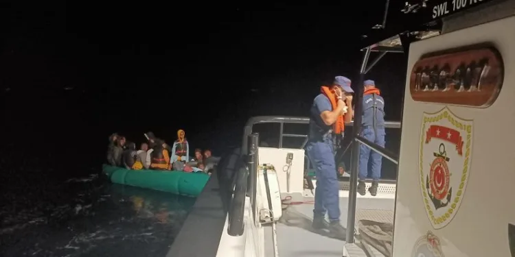 Çanakkale ve Balıkesir’de 119 düzensiz göçmen kurtarıldı