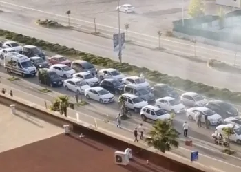 Asker eğlencesinde ambulansı geçirmediler