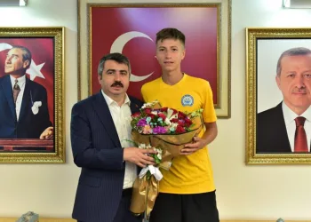 Oktay Yılmaz milli sporcuyu ağırladı