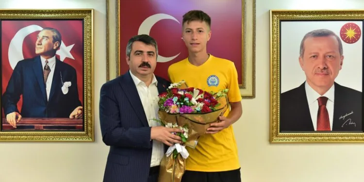 Oktay Yılmaz milli sporcuyu ağırladı