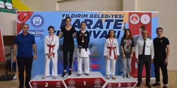 Yıldırım’da karate şampiyonları ödüllerini aldı