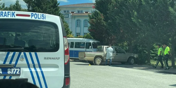 Bursa’da adliye bahçesinde damadını bıçakladı