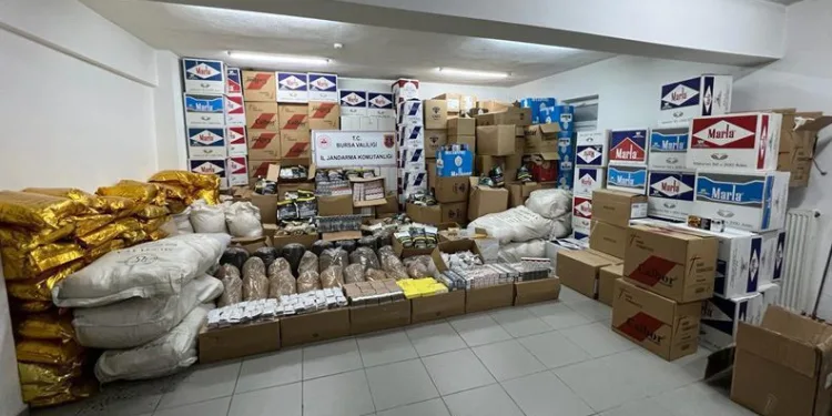 Bursa’da depoya kaçak sigara operasyonu