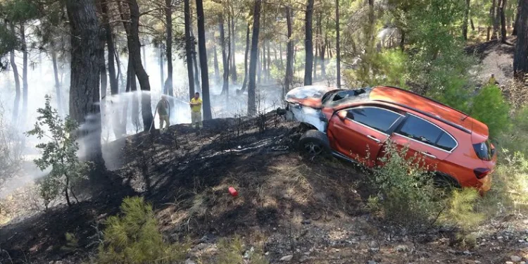 Kaza sonrası çıkan yangın kontrol altında