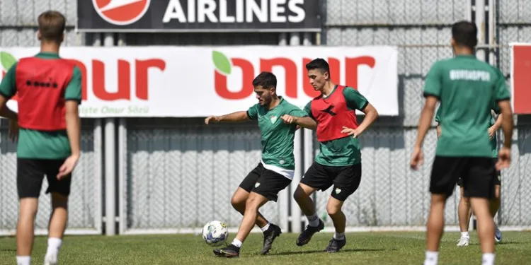 Bursaspor’da çift kale maçlar sürüyor