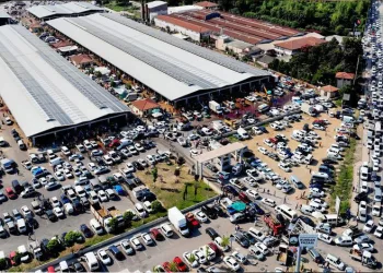 Bursa’da kesimhanelerde uzun araç kuyrukları