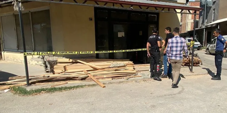 Bursa’da mobilyacıda cinayet! Zanlı yakalandı