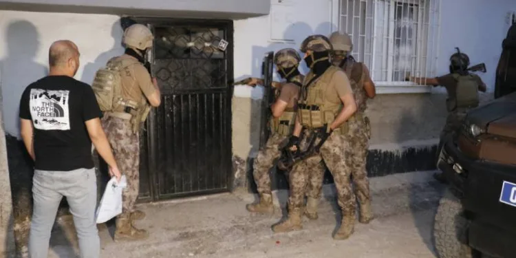 Adana’da DEAŞ operasyonu: 5 gözaltı