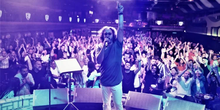 Fettah Can bayramda Bursa’da sahne aldı