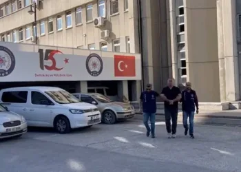 Firari FETÖ mensuplarına operasyon: 13 gözaltı