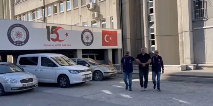 Firari FETÖ mensuplarına operasyon: 13 gözaltı