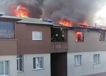 Çatı tadilatı sırasında yangın çıktı