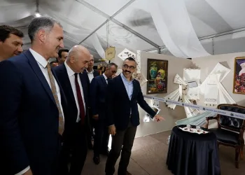 Festival çadırlarında el emekleri sergilendi
