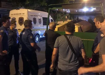 Evlat vahşeti! Annesinin boğazını bıçakla kesti