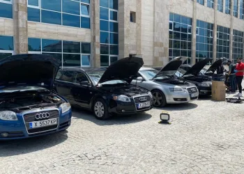 Yabancı plakalı lüks otomobillerde ele geçirildi! 6 kişi gözaltında