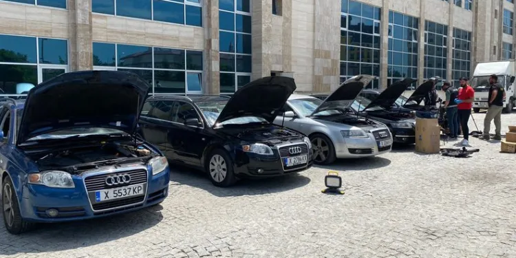 Yabancı plakalı lüks otomobillerde ele geçirildi! 6 kişi gözaltında