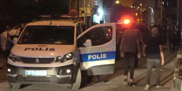 Rastgele açılan ateş yoldan geçen adama isabet etti