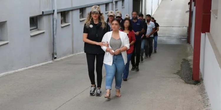 Seyhan Belediyesi’ne PKK operasyonunda 4 tutuklama