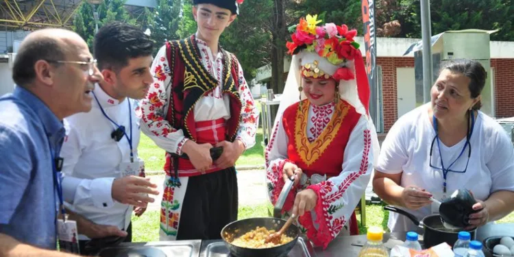 Yabancı dansçılar hünerlerini mutfakta gösterdi