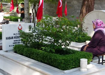 Bursa Pınarbaşı Şehitliği’nde hüzünlü bayram