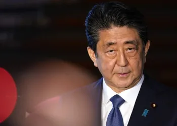 Japonya eski başbakanı silahlı saldırıda öldürüldü
