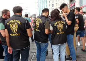 İstanbul Taksim’de kayıt dışı göçmen denetimi