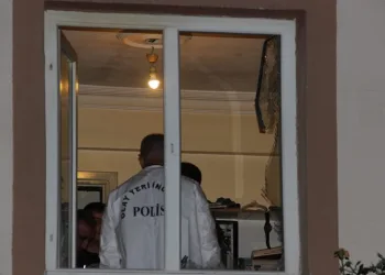 Çakmak tüpü bomba gibi patladı