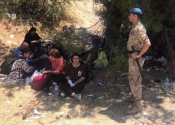 İzmir’de 143 kaçak göçmen yakalandı