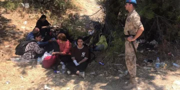 İzmir’de 143 kaçak göçmen yakalandı