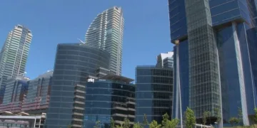 Başına poşet geçirilmiş halde ölü bulundu