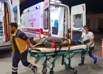 Anahtarı evde unuttu apartmana tırmanırken düştü