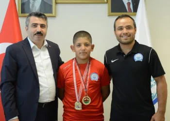 Güreş müsabakalarında ‘Yıldırım’ fırtınası