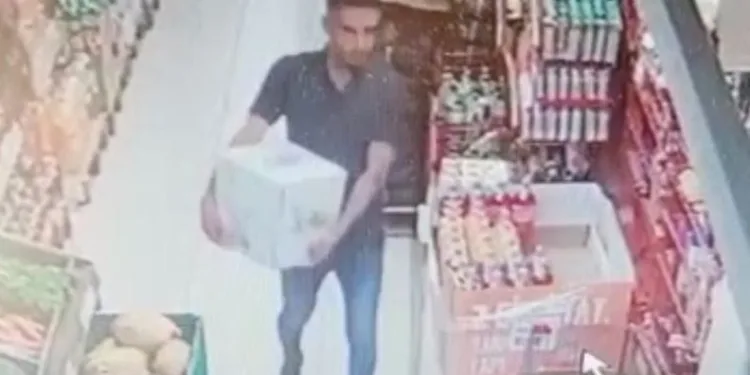 Zincir markette sıvı yağ hırsızlığı