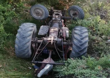 Çanakkale’de devrilen traktörün sürücüsü öldü