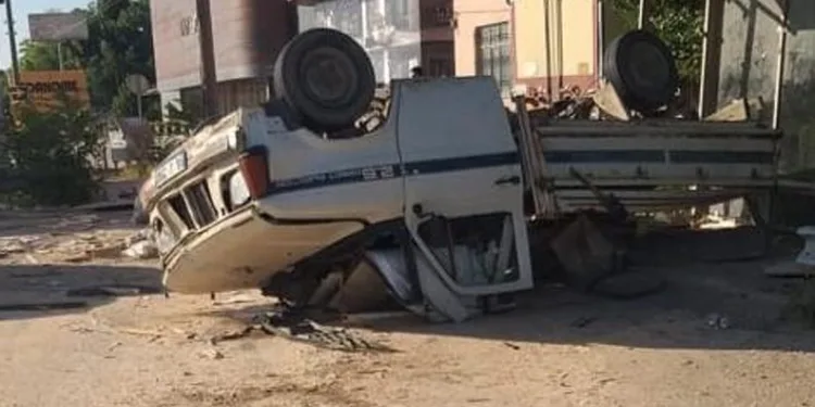 Bursa’da TIR’ın çarptığı kamyonet takla attı
