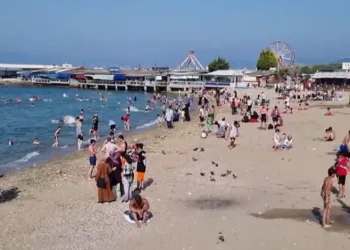 Günübirlikçiler Mudanya’da denize akın etti