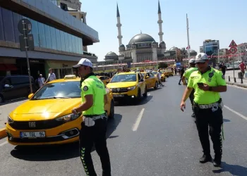 İstanbul Taksim’de taksilere yönelik denetim