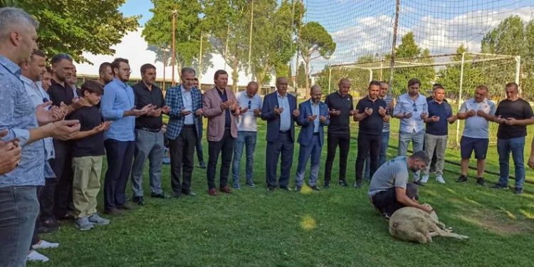 İnegölspor yeni sezonu kurban keserek açtı