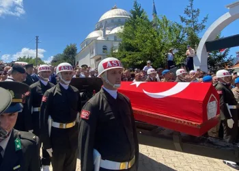 Sakarya şehidini son yolculuğuna uğurladı