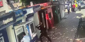 Yine aynı vukuat! ATM’leri parçaladı