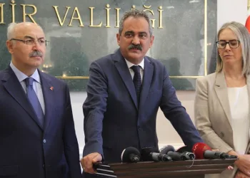 Bakan Özer’den İzmir’e eğitim yatırımı müjdesi